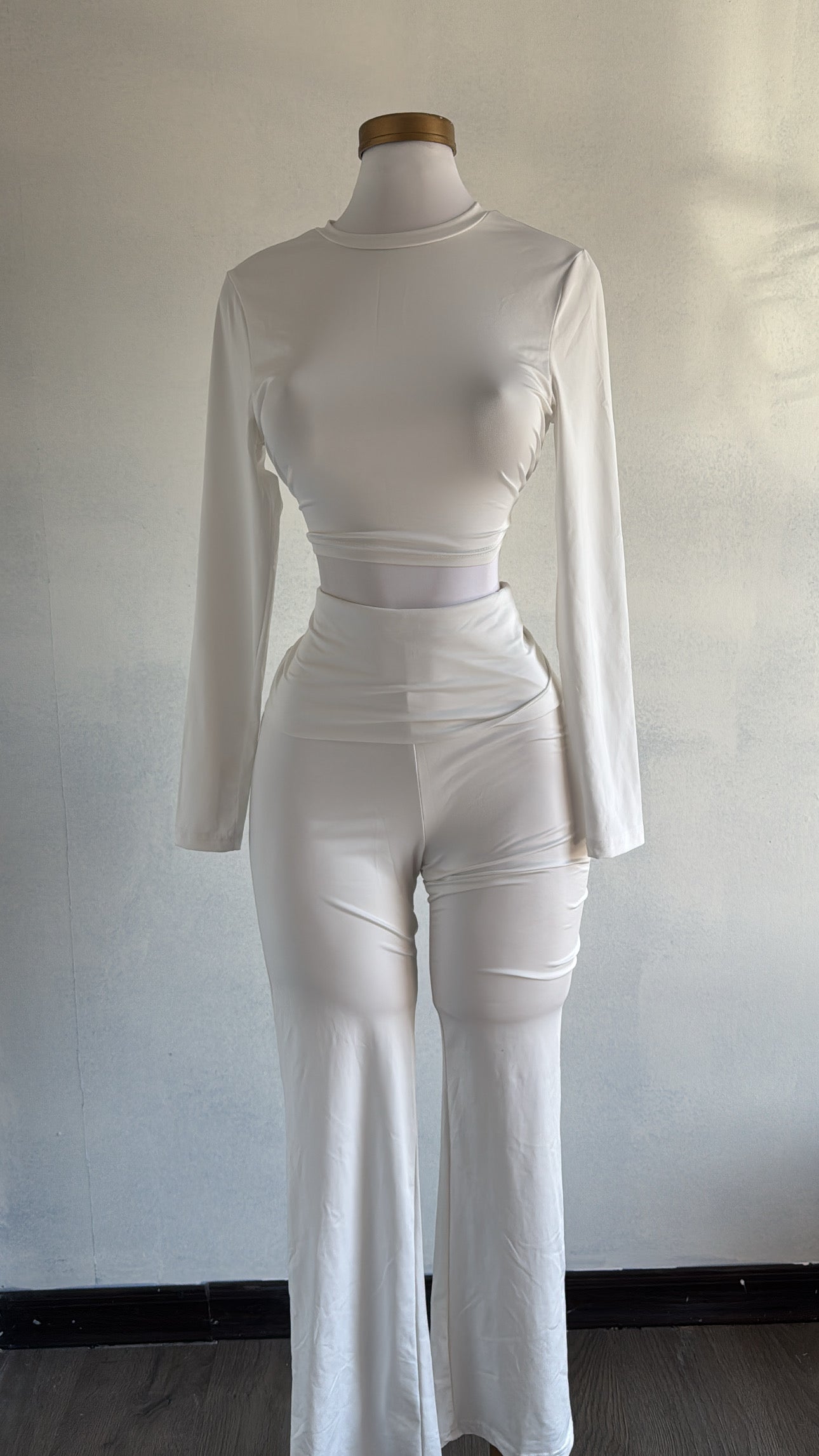 Conjunto blanco no transparente