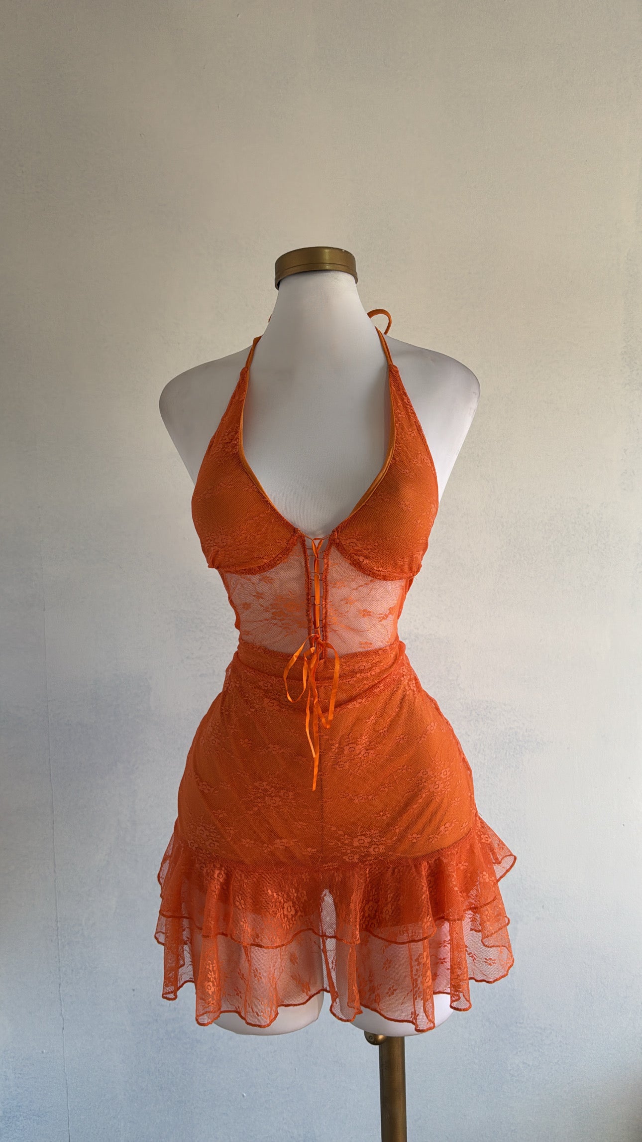 Vestido naranja encaje con short ajustable