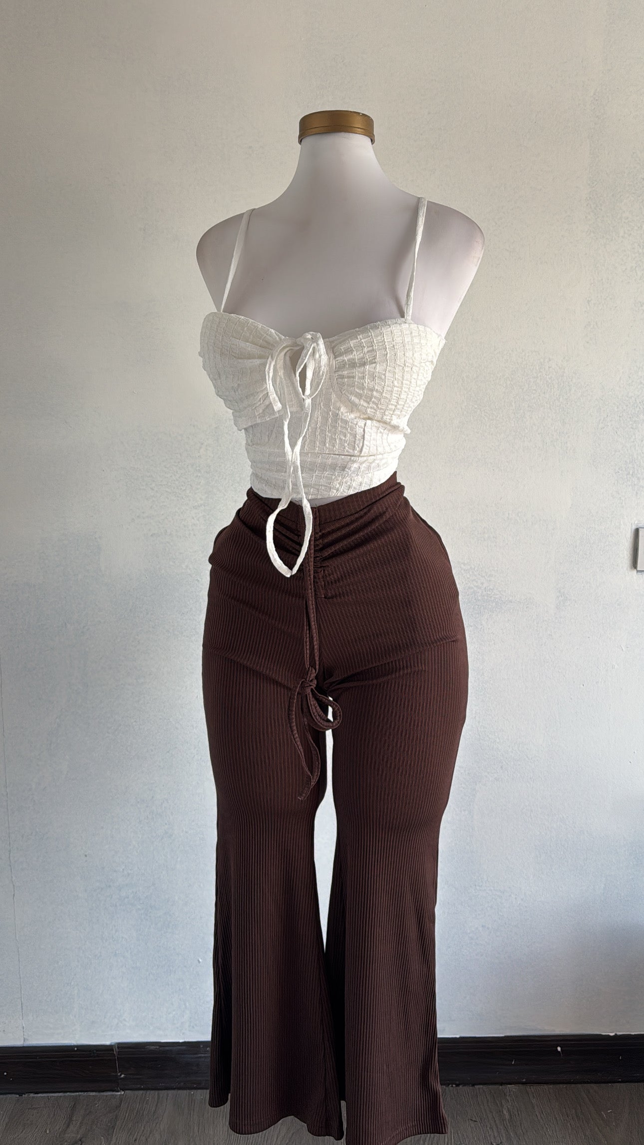 Conjunto con bell pants y top